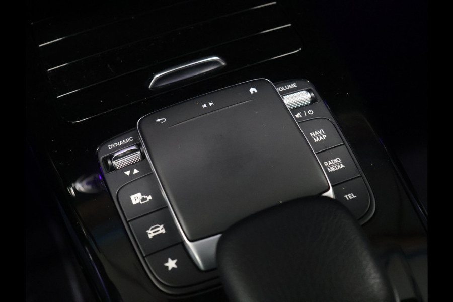 Mercedes-Benz A-Klasse 180 Business Solution Luxury [SCHUIFKANTELDAK, SFEERVERLICHTING, STOELVERWARMING, CRUISE CONTROL, MEMORY SEATS, CAMERA, PDC V+A, DIGITAL DASH, LEDER, BLUETOOTH, NAVIGATIE, CLIMATE CONTROL, NIUEWSTAAT]