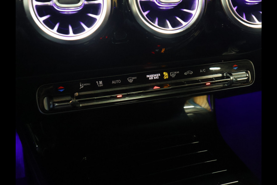 Mercedes-Benz A-Klasse 180 Business Solution Luxury [SCHUIFKANTELDAK, SFEERVERLICHTING, STOELVERWARMING, CRUISE CONTROL, MEMORY SEATS, CAMERA, PDC V+A, DIGITAL DASH, LEDER, BLUETOOTH, NAVIGATIE, CLIMATE CONTROL, NIUEWSTAAT]