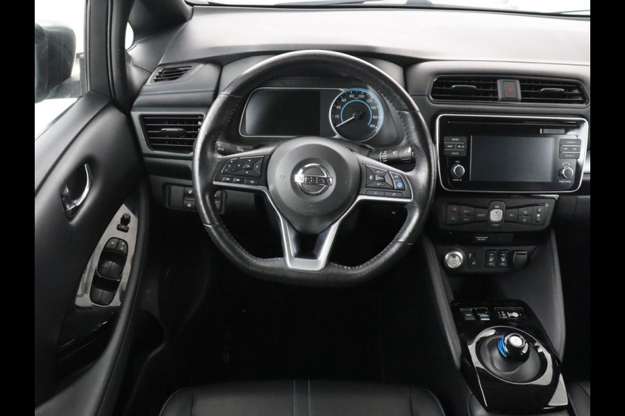 Nissan Leaf Tekna 40 kWh | SOH 86,4% | Navigatie | Apple Carplay | LED | Bose Sound | Dodehoek Ass. | Stoelverwarming |