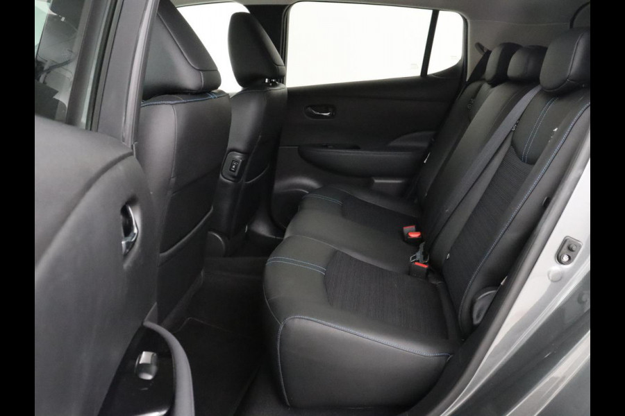 Nissan Leaf Tekna 40 kWh | SOH 86,4% | Navigatie | Apple Carplay | LED | Bose Sound | Dodehoek Ass. | Stoelverwarming |
