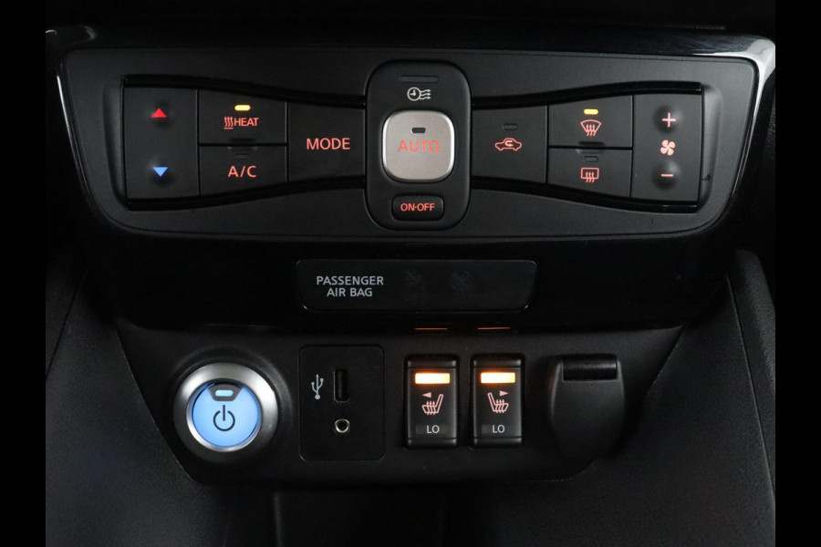 Nissan Leaf Tekna 40 kWh | SOH 86,4% | Navigatie | Apple Carplay | LED | Bose Sound | Dodehoek Ass. | Stoelverwarming |
