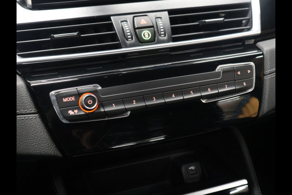 BMW 2 Serie Active Tourer 218i M Sport [STOELVERWARMING, HEAD-UP, CAMERA, CRUISE CONTROL, PDC V+A, CLIMATE CONTROL, BLUETOOTH, LEDER STUUR, ELEKTRISCHE ACHTERKLEP, NAVIGATIE, NIEUWSTAAT]