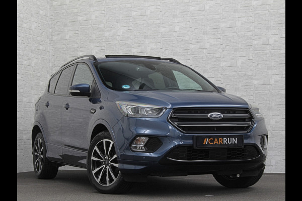 Ford Kuga 1.5 EcoBoost 150PK ST Line | Panorama | Trekhaak 2000kg Trekgewicht! | Navigatie | Carplay | Climate Control | RIJKLAARPRIJS! | Verwarmde Voorruit | Cruise Control | 18 inch | Getint Glas | Keyless-Start |