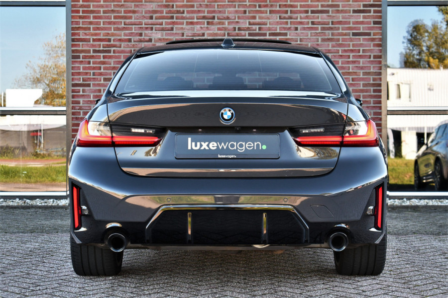 BMW 3-serie 330e M-Sport Dravit E-Dak Trekh E-zetels 19inch HUD Adp-onderstel