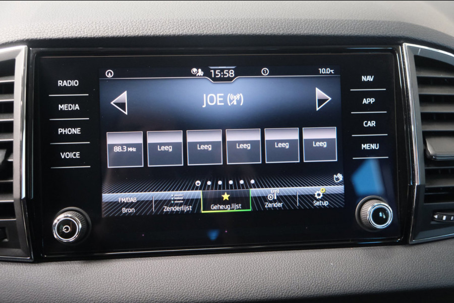 Škoda Karoq 1.5 TSI ACT Business Edition Plus - N.A.P. Airco, Cruise, PDC, Navi, Stoelverwarming, Carplay, Virtueel display.