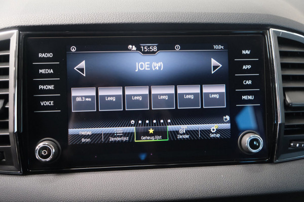 Škoda Karoq 1.5 TSI ACT Business Edition Plus - N.A.P. Airco, Cruise, PDC, Navi, Stoelverwarming, Carplay, Virtueel display.