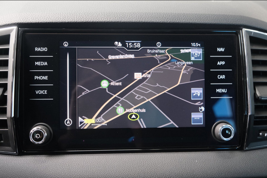 Škoda Karoq 1.5 TSI ACT Business Edition Plus - N.A.P. Airco, Cruise, PDC, Navi, Stoelverwarming, Carplay, Virtueel display.
