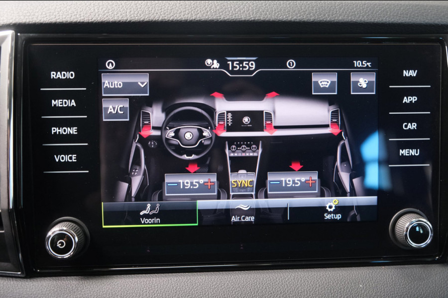 Škoda Karoq 1.5 TSI ACT Business Edition Plus - N.A.P. Airco, Cruise, PDC, Navi, Stoelverwarming, Carplay, Virtueel display.