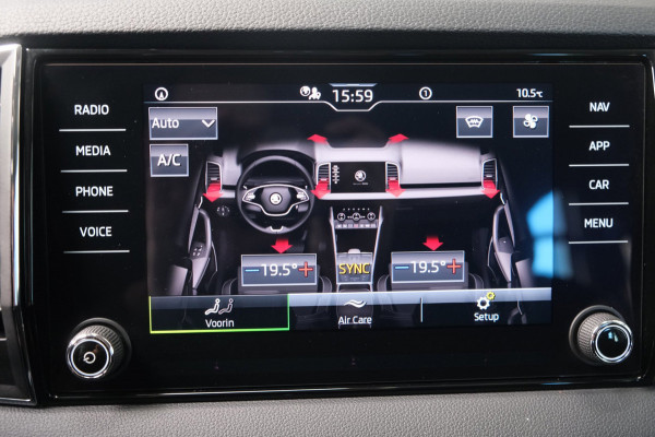 Škoda Karoq 1.5 TSI ACT Business Edition Plus - N.A.P. Airco, Cruise, PDC, Navi, Stoelverwarming, Carplay, Virtueel display.
