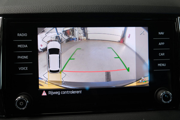 Škoda Karoq 1.5 TSI ACT Business Edition Plus - N.A.P. Airco, Cruise, PDC, Navi, Stoelverwarming, Carplay, Virtueel display.