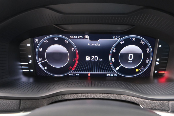 Škoda Karoq 1.5 TSI ACT Business Edition Plus - N.A.P. Airco, Cruise, PDC, Navi, Stoelverwarming, Carplay, Virtueel display.