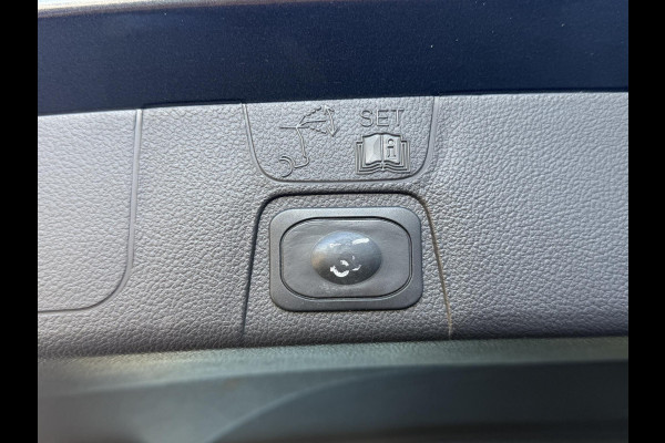 Ford C-MAX 1.5 Titanium Trekhaak | Navigatie | Cruise control | Achteruitrijcamera | PDC |