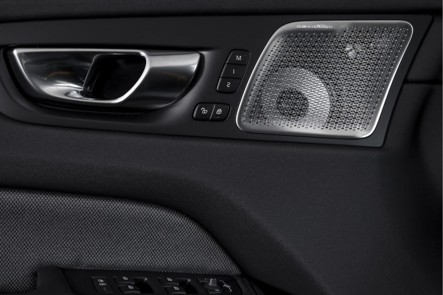 Volvo XC60 2.0 T8 Plug-in-hybrid AWD Polestar Engineered - Facelift MY26 | Bowers & Wilkins | Dig.Cockpit | Adapt.Cruise | Stoel+-Stuurverw. | PDC | 360 Camera | NAV + App.Connect + NAV | ECC | LM 22" | 2681