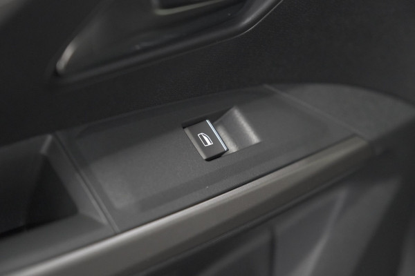Peugeot E-3008 GT Avantage 210 73 kWh | Schuif-/Kanteldak | Warmtepomp | 360 Vision & Drive Plus Pack | Elektrische Kofferklep