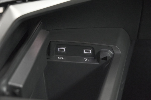Peugeot E-3008 GT Avantage 210 73 kWh | Schuif-/Kanteldak | Warmtepomp | 360 Vision & Drive Plus Pack | Elektrische Kofferklep