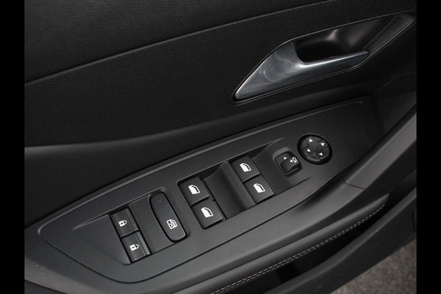 Peugeot 408 1.2 PureTech 130pk Automaat Allure Pack Electrische stoelverstelling LV stoelverwarming Camera Navigatie Climate Control Dab Led Parkeer sensoren Apple Carplay/ Android Auto