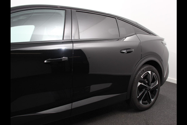 Peugeot 408 1.2 PureTech 130pk Automaat Allure Pack Electrische stoelverstelling LV stoelverwarming Camera Navigatie Climate Control Dab Led Parkeer sensoren Apple Carplay/ Android Auto