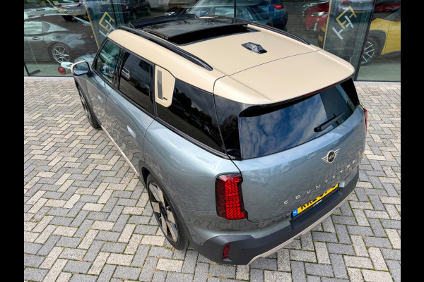 MINI Countryman SE ALL4 Favoured XL 66.5 kWh, 20 inch, Trekhaak, FULL OPTIONS!