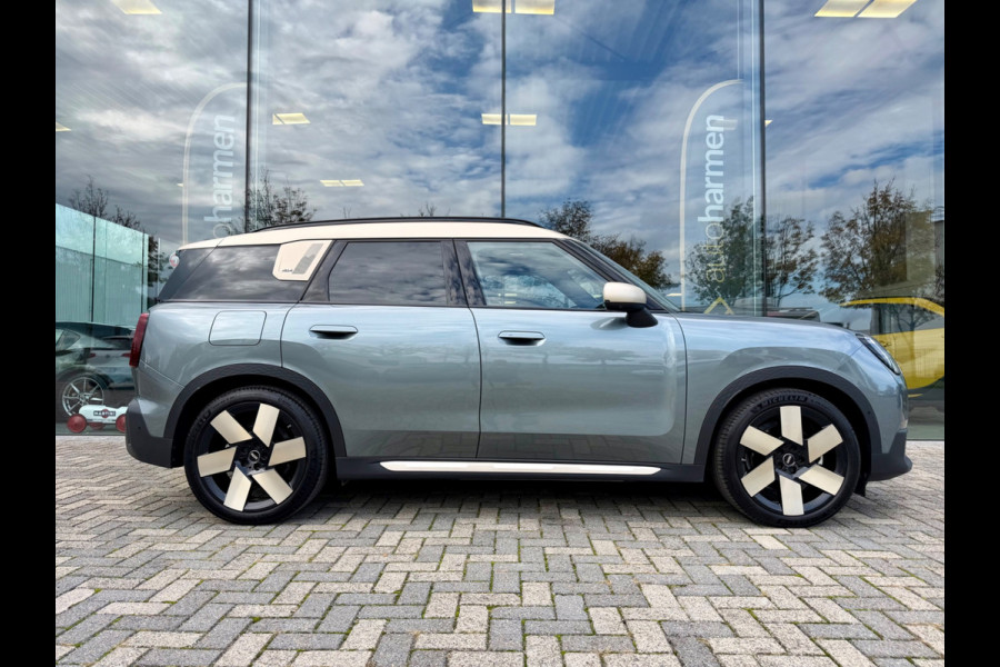 MINI Countryman SE ALL4 Favoured XL 66.5 kWh, 20 inch, Trekhaak, FULL OPTIONS!