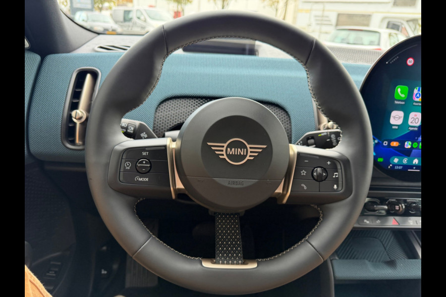 MINI Countryman SE ALL4 Favoured XL 66.5 kWh, 20 inch, Trekhaak, FULL OPTIONS!