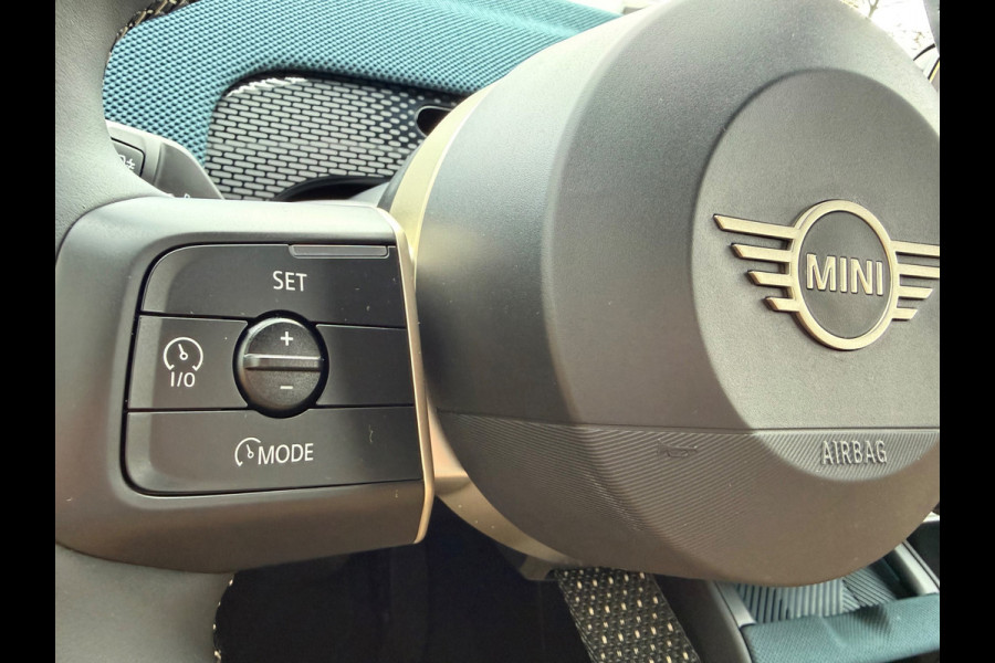 MINI Countryman SE ALL4 Favoured XL 66.5 kWh, 20 inch, Trekhaak, FULL OPTIONS!