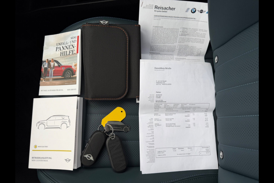 MINI Countryman SE ALL4 Favoured XL 66.5 kWh, 20 inch, Trekhaak, FULL OPTIONS!