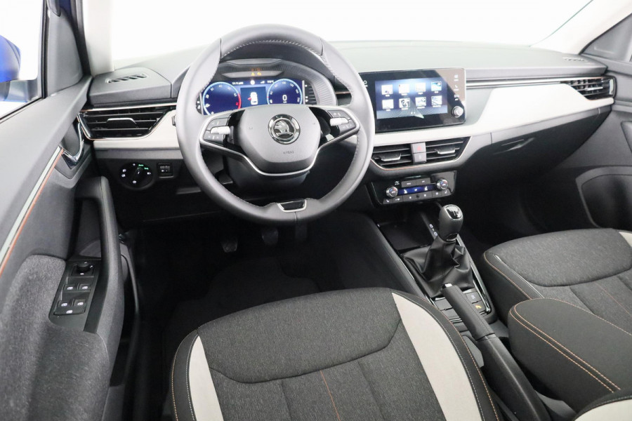 Škoda Kamiq Business Edition 1.0 TSI 115 pk 6 versn. Hand | Trekhaak | Stoelverwarming | Achteruitrijcamera |Apple CarPlay | Android Auto