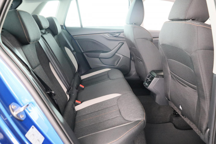Škoda Kamiq Business Edition 1.0 TSI 115 pk 6 versn. Hand | Trekhaak | Stoelverwarming | Achteruitrijcamera |Apple CarPlay | Android Auto