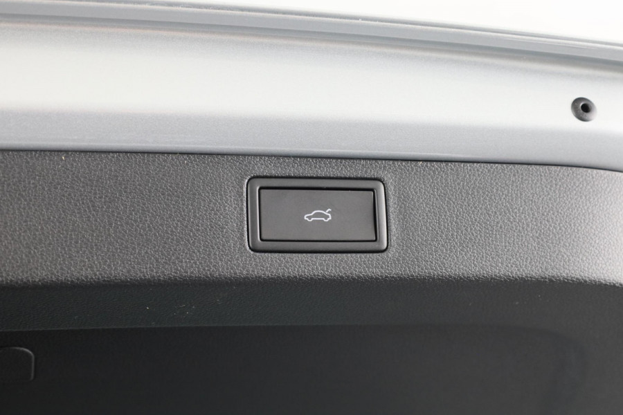 Škoda Kamiq Monte Carlo 1.0 TSI 115 pk | Led Matrix | Winter pakket | Panoramadak | Achteruitrijcamera
