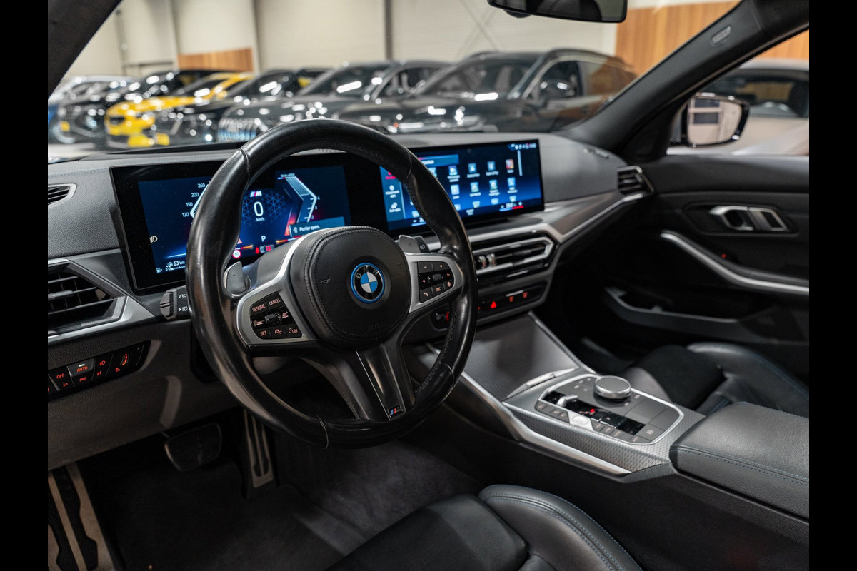 BMW 3 Serie Touring 330e M-Sport 292PK, Facelift, LCI, Shadow Line, M-Seats, Laser Led, Navi, Adaptive Cruise, Voll Onderhoud
