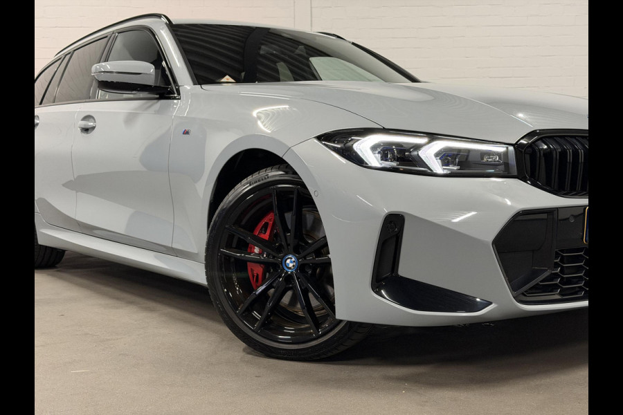 BMW 3 Serie Touring 330e M-Sportpakket | Adapt. Cruise | Stoelverwarming | Sfeerverlichting | Dodehoek | Memory | Head up | Matrix led |
