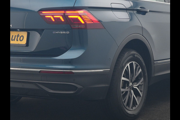 Volkswagen Tiguan 1.4 TSI eHybrid Life PHEV 245pk Dealer O.H. | SOH 97,6% | Trekhaak Af Fabriek | Adaptive Cruise | 360 Camera | IQ Light | Stoelen & Stuur Verwarmd | Keyless | BLIS | Apple Carplay | Navigatie | DAB | Plug In Hybrid |