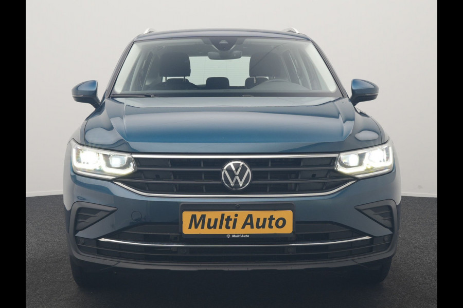 Volkswagen Tiguan 1.4 TSI eHybrid Life PHEV 245pk Dealer O.H. | SOH 97,6% | Trekhaak Af Fabriek | Adaptive Cruise | 360 Camera | IQ Light | Stoelen & Stuur Verwarmd | Keyless | BLIS | Apple Carplay | Navigatie | DAB | Plug In Hybrid |