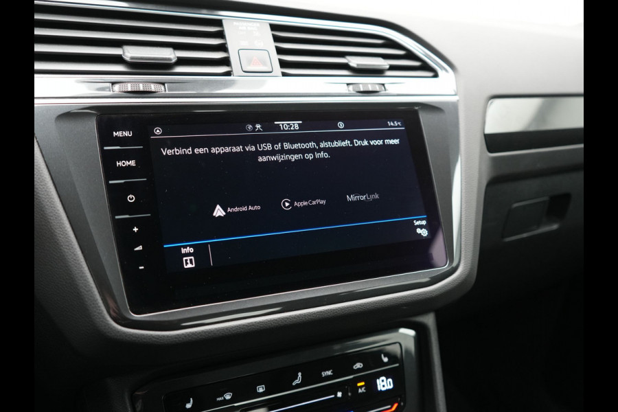 Volkswagen Tiguan 1.4 TSI eHybrid Life PHEV 245pk Dealer O.H. | SOH 97,6% | Trekhaak Af Fabriek | Adaptive Cruise | 360 Camera | IQ Light | Stoelen & Stuur Verwarmd | Keyless | BLIS | Apple Carplay | Navigatie | DAB | Plug In Hybrid |