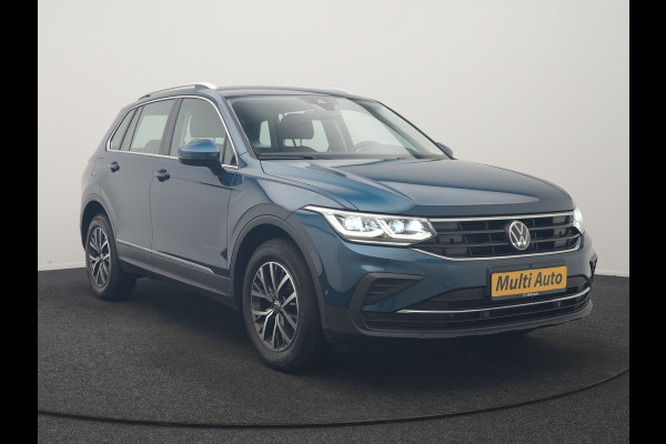 Volkswagen Tiguan 1.4 TSI eHybrid Life PHEV 245pk Dealer O.H. | SOH 97,6% | Trekhaak Af Fabriek | Adaptive Cruise | 360 Camera | IQ Light | Stoelen & Stuur Verwarmd | Keyless | BLIS | Apple Carplay | Navigatie | DAB | Plug In Hybrid |