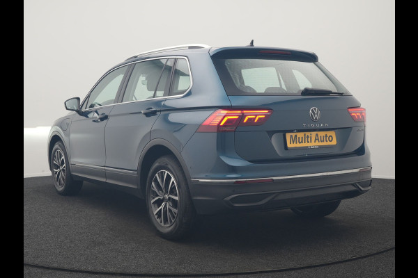 Volkswagen Tiguan 1.4 TSI eHybrid Life PHEV 245pk Dealer O.H. | SOH 97,6% | Trekhaak Af Fabriek | Adaptive Cruise | 360 Camera | IQ Light | Stoelen & Stuur Verwarmd | Keyless | BLIS | Apple Carplay | Navigatie | DAB | Plug In Hybrid |