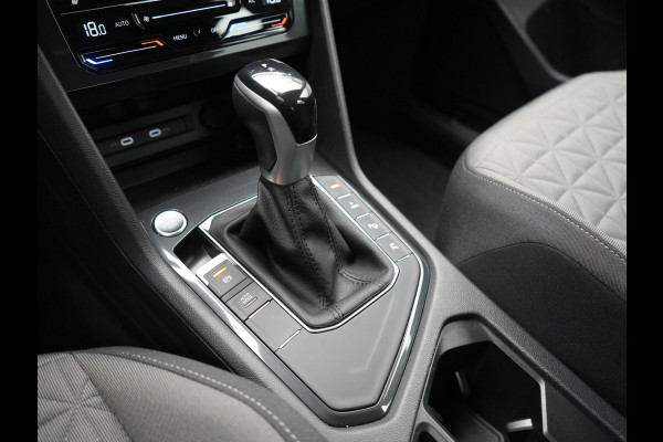Volkswagen Tiguan 1.4 TSI eHybrid Life PHEV 245pk Dealer O.H. | SOH 97,6% | Trekhaak Af Fabriek | Adaptive Cruise | 360 Camera | IQ Light | Stoelen & Stuur Verwarmd | Keyless | BLIS | Apple Carplay | Navigatie | DAB | Plug In Hybrid |