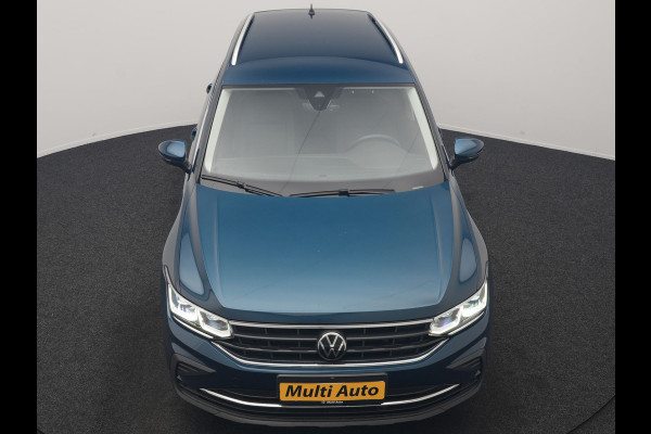 Volkswagen Tiguan 1.4 TSI eHybrid Life PHEV 245pk Dealer O.H. | SOH 97,6% | Trekhaak Af Fabriek | Adaptive Cruise | 360 Camera | IQ Light | Stoelen & Stuur Verwarmd | Keyless | BLIS | Apple Carplay | Navigatie | DAB | Plug In Hybrid |