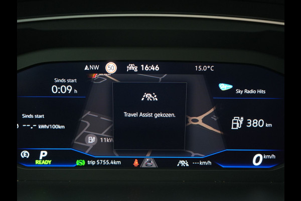 Volkswagen Tiguan 1.4 TSI eHybrid Life PHEV 245pk Dealer O.H. | SOH 97,6% | Trekhaak Af Fabriek | Adaptive Cruise | 360 Camera | IQ Light | Stoelen & Stuur Verwarmd | Keyless | BLIS | Apple Carplay | Navigatie | DAB | Plug In Hybrid |
