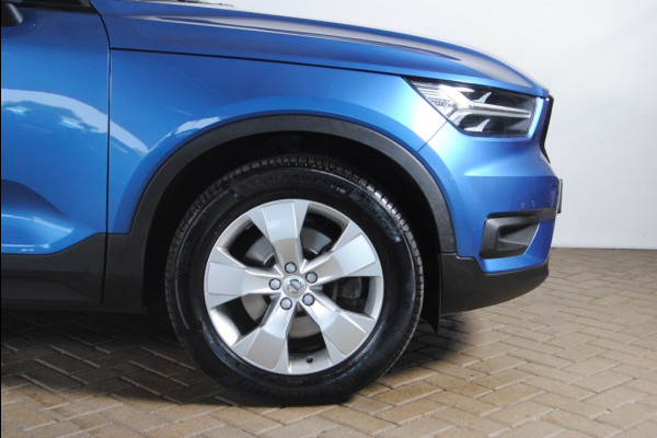 Volvo XC40 2.0 T4 AWD R-Design | H/K | Elec trekhaak | Carplay |