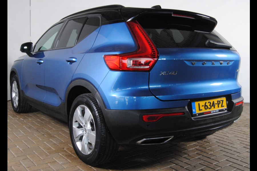 Volvo XC40 2.0 T4 AWD R-Design | H/K | Elec trekhaak | Carplay |