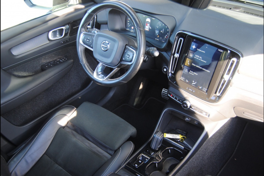 Volvo XC40 2.0 T4 AWD R-Design | H/K | Elec trekhaak | Carplay |