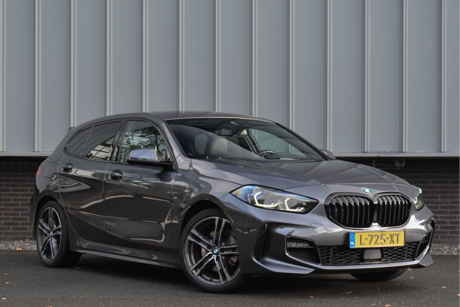 BMW 1-serie 118i Aut. M-Sport | Trekhaak | HiFi | Camera | Virtual | Sfeer | NL Auto |