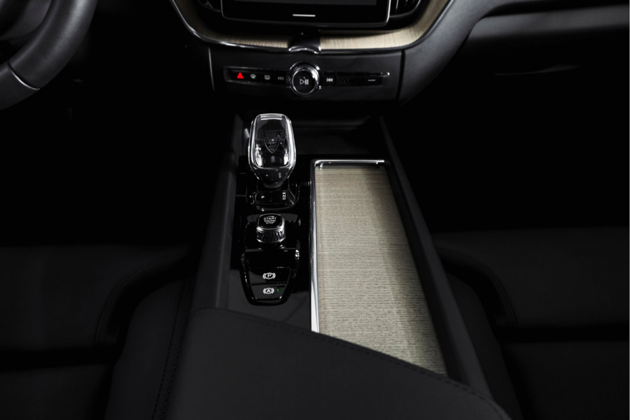 Volvo XC60 2.0 T6 Plug-in hybrid AWD Ultra Dark | Forest Lake | Adapt. Cruise | Stoel + Stuurverw. |  | 360 Camera | NAV + Carplay/Android | Elek. Klep | LM 21" | 1267