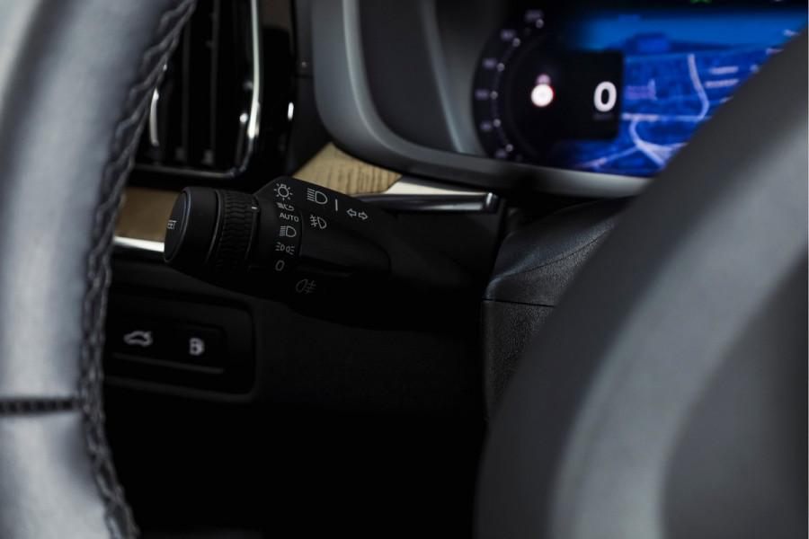 Volvo XC60 2.0 T6 Plug-in hybrid AWD Ultra Dark | Forest Lake | Adapt. Cruise | Stoel + Stuurverw. |  | 360 Camera | NAV + Carplay/Android | Elek. Klep | LM 21" | 1267