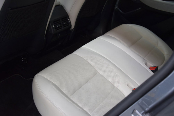 Jaguar E-Pace 2.0 D240 AWD R-Dynamic HSE Panoramadak|Leder|ACC|Dealer Onderhouden