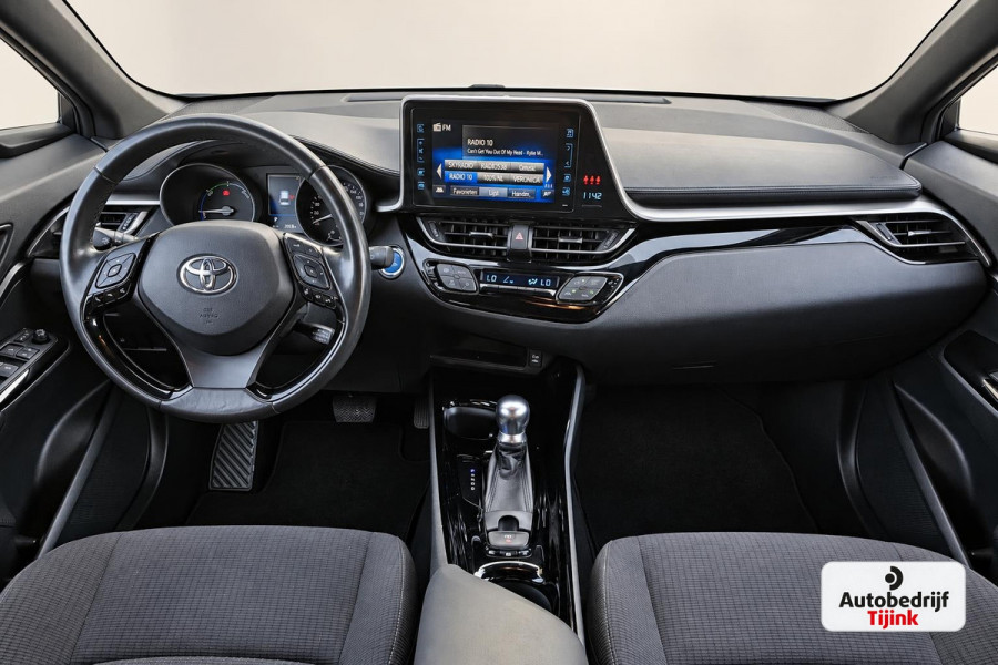 Toyota C-HR 1.8 Hybrid Dynamic | LED | Trekhaak | Camera | Stoelverwarming | All-seasons | Navi | Keyless |