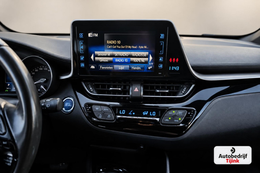 Toyota C-HR 1.8 Hybrid Dynamic | LED | Trekhaak | Camera | Stoelverwarming | All-seasons | Navi | Keyless |