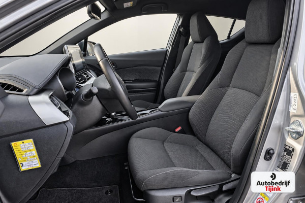Toyota C-HR 1.8 Hybrid Dynamic | LED | Trekhaak | Camera | Stoelverwarming | All-seasons | Navi | Keyless |