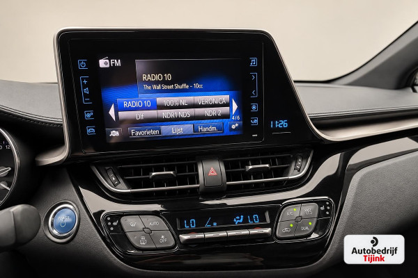 Toyota C-HR 1.8 Hybrid Dynamic | LED | Trekhaak | Camera | Stoelverwarming | All-seasons | Navi | Keyless |